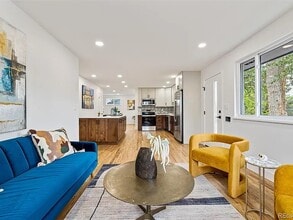 5573 S Huron St, Unit Huron St in Littleton, CO - Foto de edificio - Building Photo