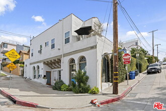 1341 Lilac Terrace in Los Angeles, CA - Building Photo - Building Photo