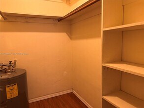 2210 Taylor St in Hollywood, FL - Building Photo - Building Photo