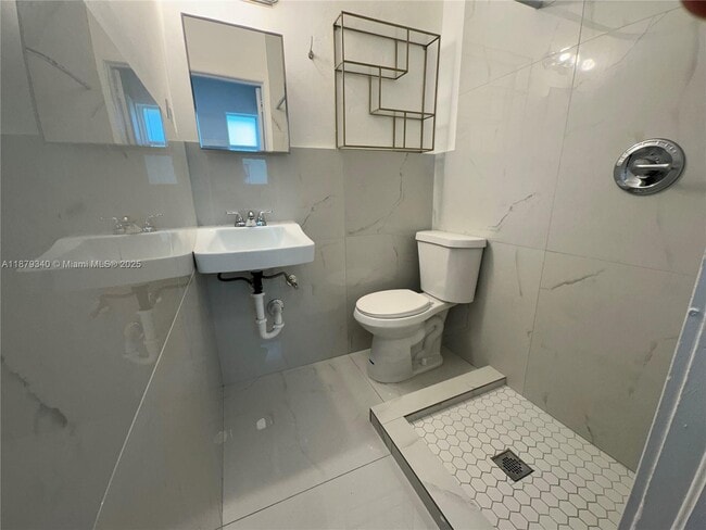 480 SW 10th St in Miami, FL - Building Photo - Building Photo