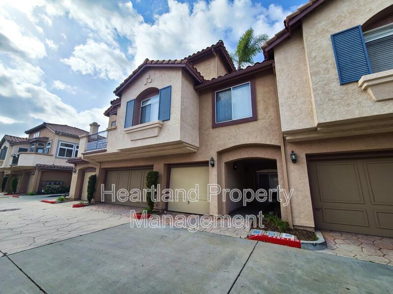 11372 Via Rancho San Diego Via in El Cajon, CA - Building Photo
