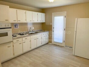 4081 Esseldale Dr in St. Ann, MO - Building Photo - Building Photo