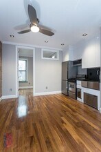 229 1st Ave in New York, NY - Building Photo - Building Photo
