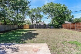 3809 Wooddale Ct in Grand Prairie, TX - Building Photo - Building Photo