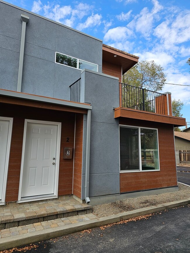 320 Burton St in Carson City, NV - Building Photo - Building Photo