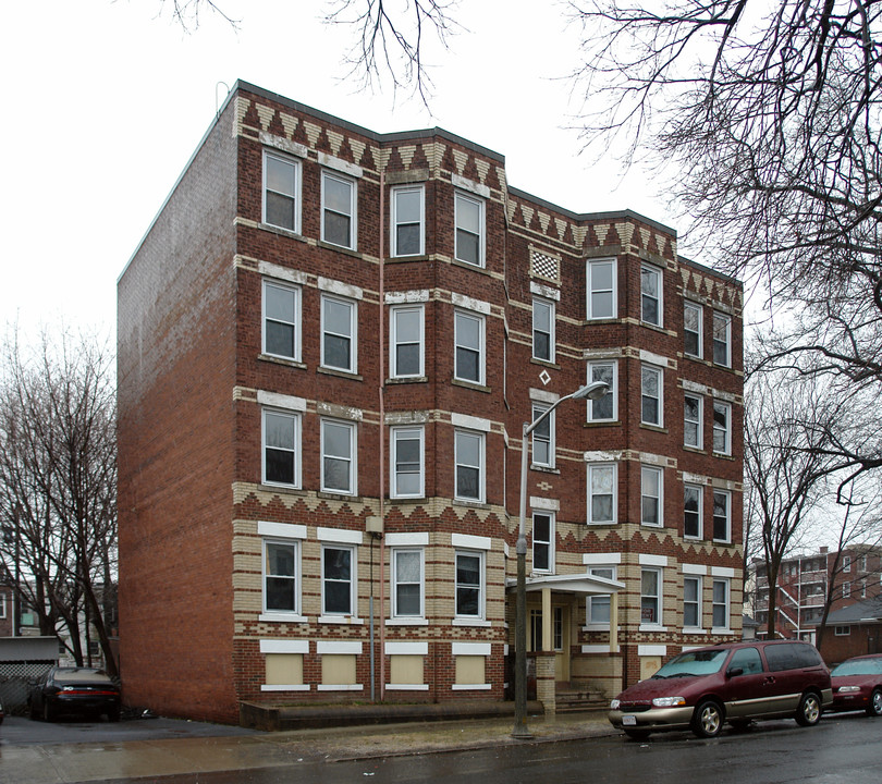 156 Oak St in Holyoke, MA - Building Photo