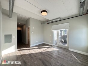 937 W Belmont Ave, Unit M09B in Chicago, IL - Building Photo - Building Photo