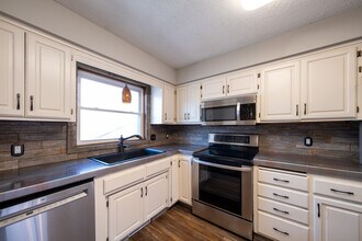 1705 Slater Ln in Burnsville, MN - Building Photo - Building Photo