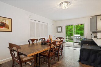 330 Cognewaugh Rd in Greenwich, CT - Building Photo - Building Photo