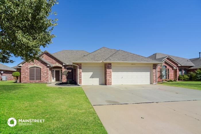 15608 Himalaya Ridge in Edmond, OK - Foto de edificio