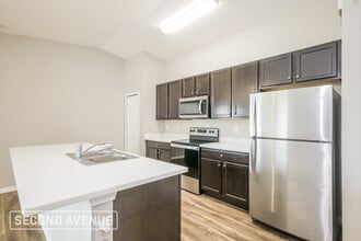 930 NE 16th Terrace in Cape Coral, FL - Building Photo - Building Photo