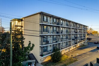 Elliston Place Quarters in Nashville, TN - Building Photo - Building Photo
