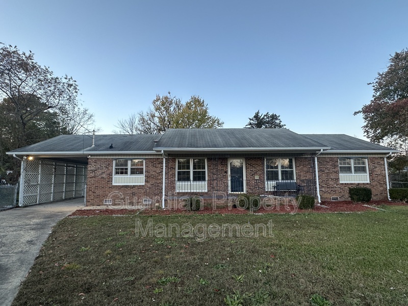 5317 Flagstone Ct in Fayetteville, NC - Foto de edificio