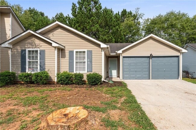 2921 Ward Lake Way in Ellenwood, GA - Building Photo - Building Photo