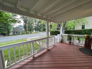 2211 Westmoreland St in Falls Church, VA - Building Photo - Building Photo