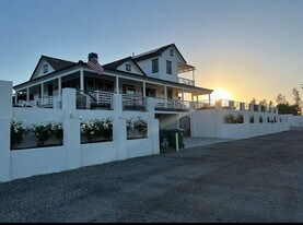 42405 Ivy St in Murrieta, CA - Building Photo