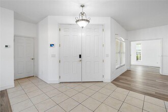 10888 Cory Lake Dr in Tampa, FL - Building Photo - Building Photo