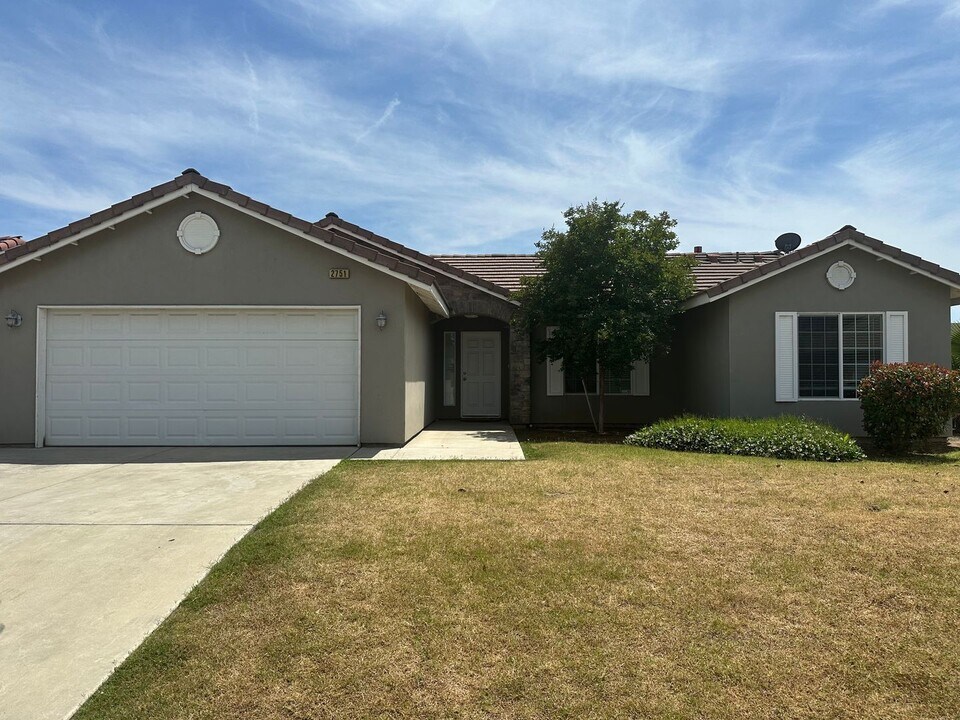 2751 Florence Ave in Sanger, CA - Building Photo