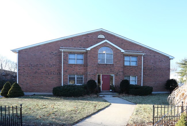 Twin Pines Apartments in Meriden, CT - Building Photo - Building Photo