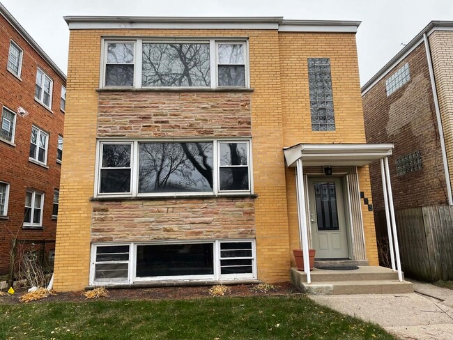 413 Custer Ave, Unit 1