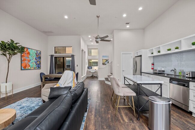 2415 Charleston St in Houston, TX - Building Photo - Building Photo