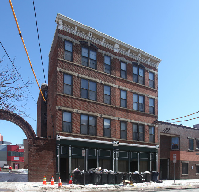 1708 Race St in Cincinnati, OH - Foto de edificio - Building Photo