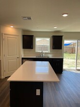 407 Greene Wy in Los Banos, CA - Building Photo - Building Photo