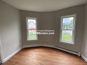 139 Bowdoin St, Unit #1 in Boston, MA - Foto de edificio - Building Photo