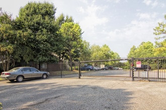 Jefferson Place in Memphis, TN - Building Photo - Building Photo