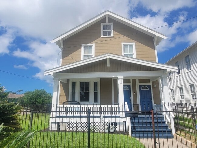 property at 2225 35th St