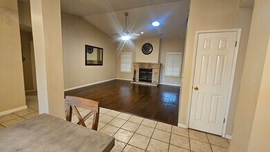 3299 W Stuart Ave in Fresno, CA - Building Photo - Building Photo