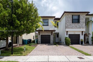 25185 SW 108th Ave in Homestead, FL - Building Photo