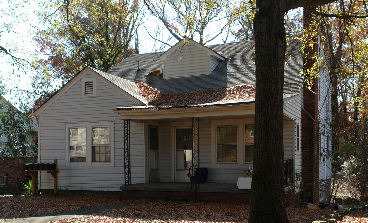 210 Edwards St in Durham, NC - Building Photo