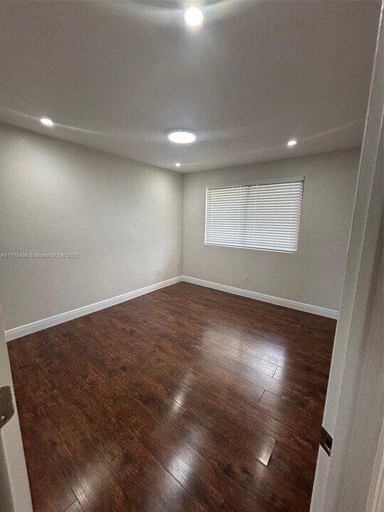 4610 SW 99th Ave in Miami, FL - Building Photo