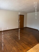 2510 Holmes St in Rockford, IL - Building Photo - Building Photo
