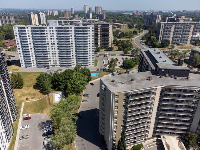 12-14 Leith Hill Rd in Toronto, ON - Building Photo - Building Photo
