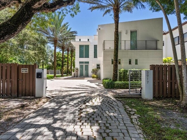 property at 3917 S Le Jeune Rd