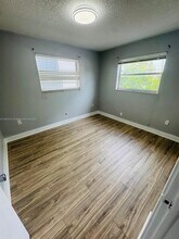 120 NW 10th Ave in Miami, FL - Building Photo - Building Photo