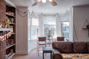 627 S Negley Ave, Unit Apartment 1 in Pittsburgh, PA - Building Photo