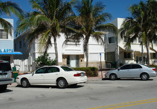 7420 Ocean Ter in Miami Beach, FL - Building Photo - Building Photo