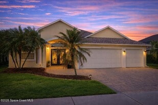2147 Auburn Lakes Dr in Rockledge, FL - Building Photo