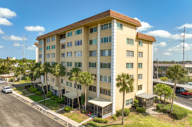 Seminole on the Green Cavalier One in Seminole, FL - Building Photo - Building Photo