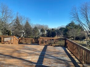 619 Wellington Dr in West Bend, WI - Building Photo - Building Photo