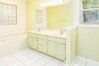26 Salobrena Way in Hot Springs, AR - Building Photo - Building Photo
