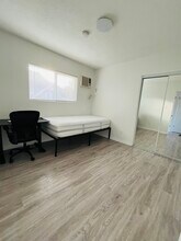 1357 W 23rd St, Unit #2 in Los Angeles, CA - Building Photo - Building Photo