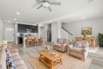 104 Texas Agate Dr in Kyle, TX - Building Photo - Building Photo