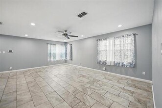 1006 Darlene Ln in Arlington, TX - Building Photo - Building Photo