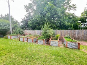 1615 Honeysuckle Ln in Midwest City, OK - Building Photo - Building Photo