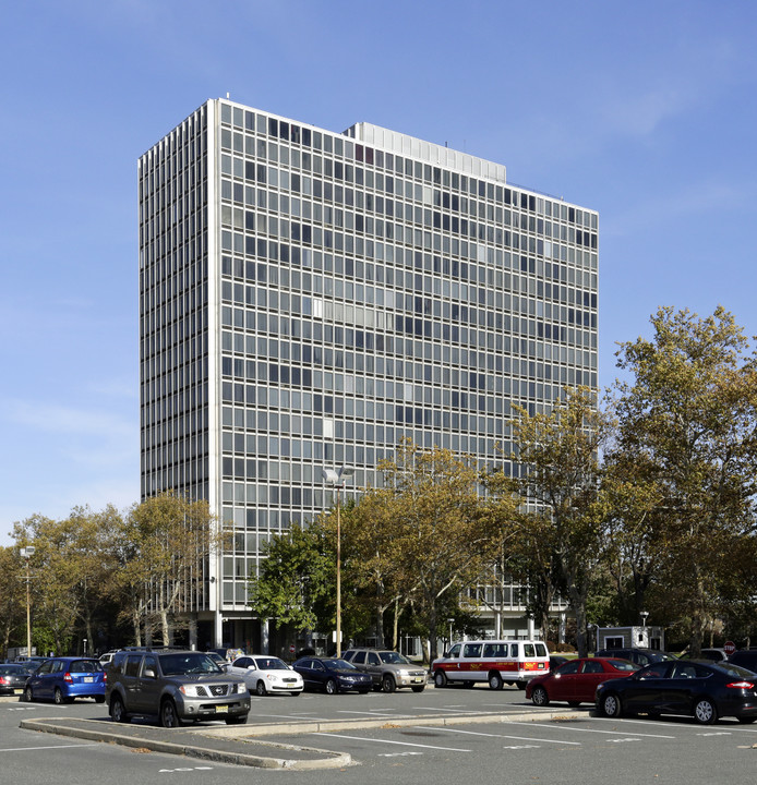 Pavilion Towers in Newark, NJ - Building Photo