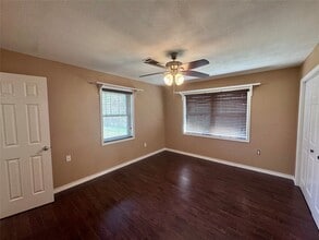 345 Rachal Ave in Bridge City, TX - Building Photo - Building Photo